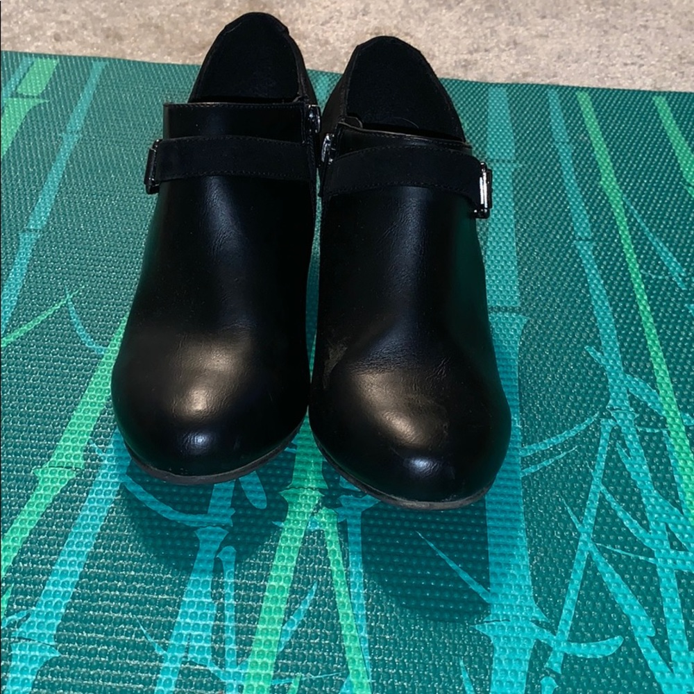 Shoes - Picture 7 of 7